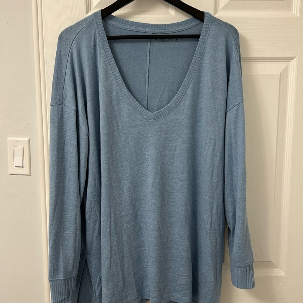 Abercrombie (XL) Soft & Cozy V-Neck